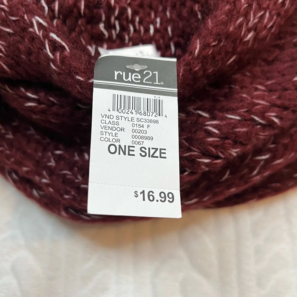 💗 *NEW* Rue21 - Red Knit Infinity‎ Scarf - Picture 2 of 4
